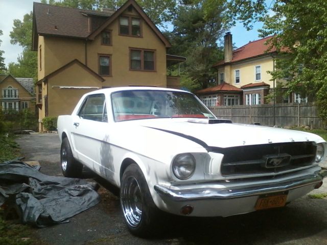 1964 White Ford Mustang Coupe