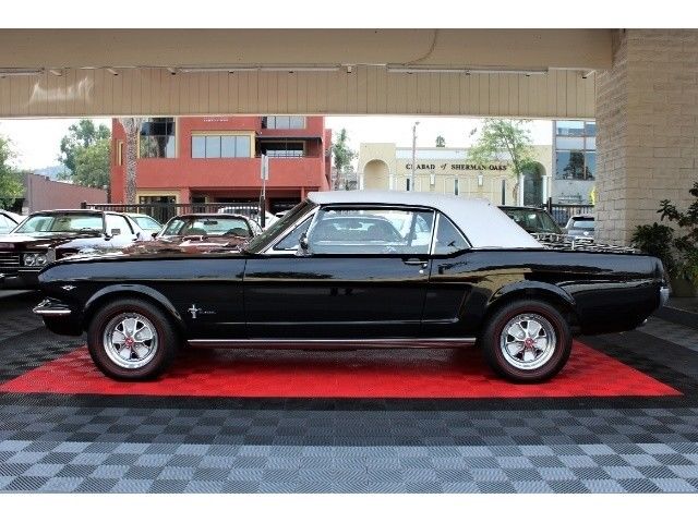 1964 Black Ford Mustang --