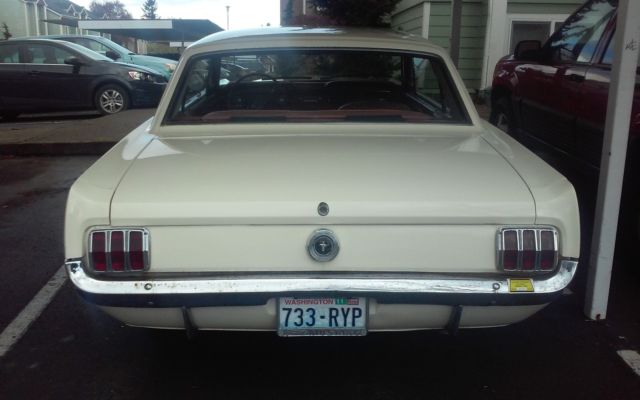1964 Wimbledon white Ford Mustang Coupe