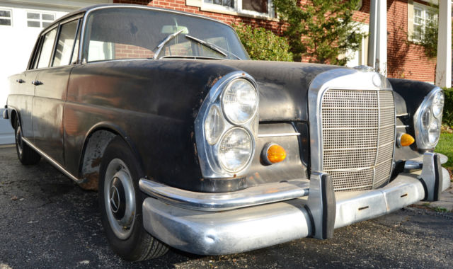 1964 Black Mercedes-Benz 200-Series