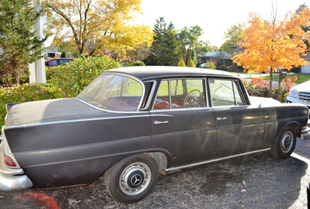 1964 Black Mercedes-Benz 200-Series