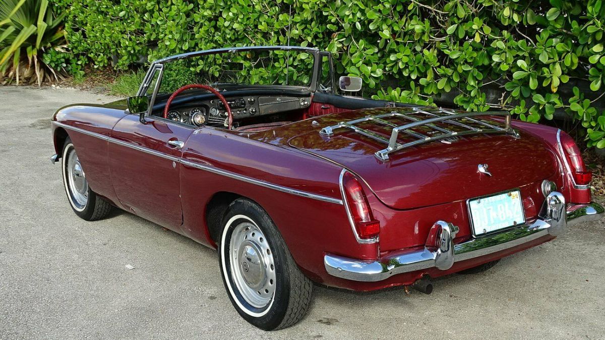1964 BURGUNDY MG MGB CONVERTIBLE