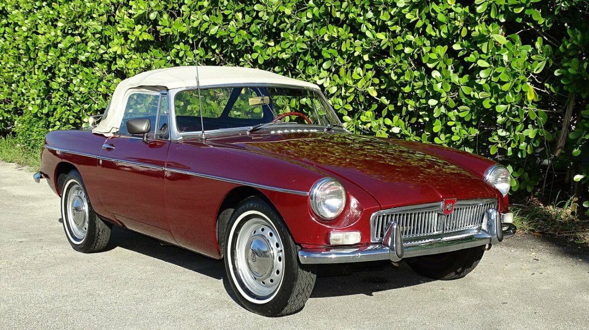 1964 BURGUNDY MG MGB CONVERTIBLE