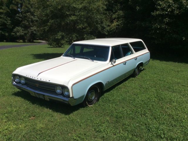 1964 Blue and White Oldsmobile Other Wagon