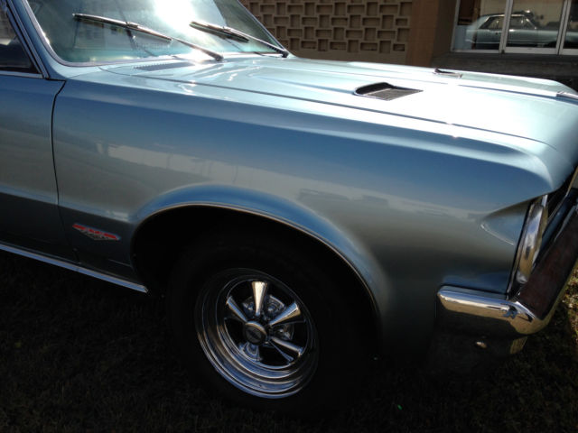 1964 Blue Pontiac GTO