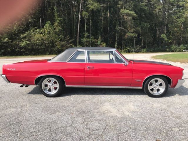 1964 Red Pontiac GTO