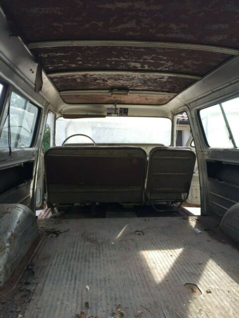 1964 White Chevrolet Suburban