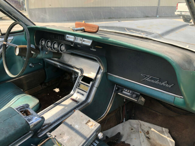 1964 Ford Thunderbird