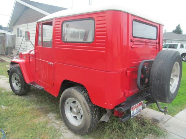 1964 Red Toyota FJ Cruiser