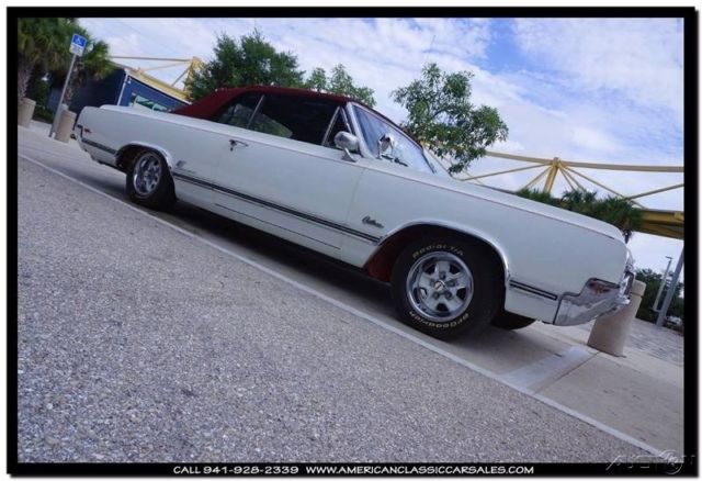 1965 White Oldsmobile Cutlass