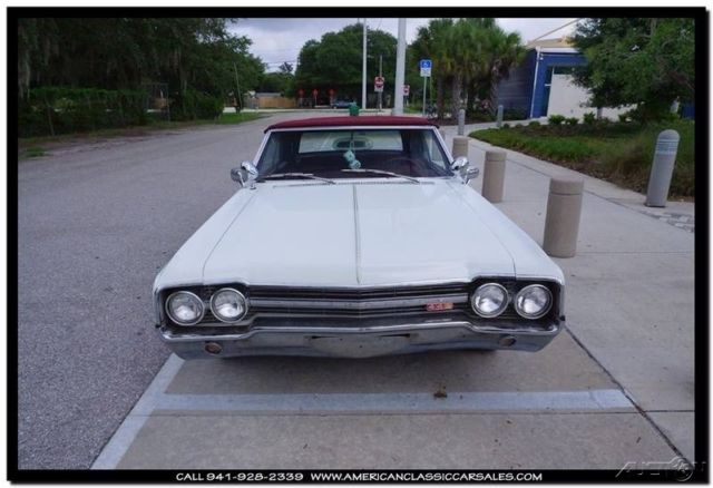 1965 White Oldsmobile Cutlass