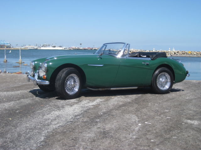 1965 Britisg Racing Green Austin Healey 3000
