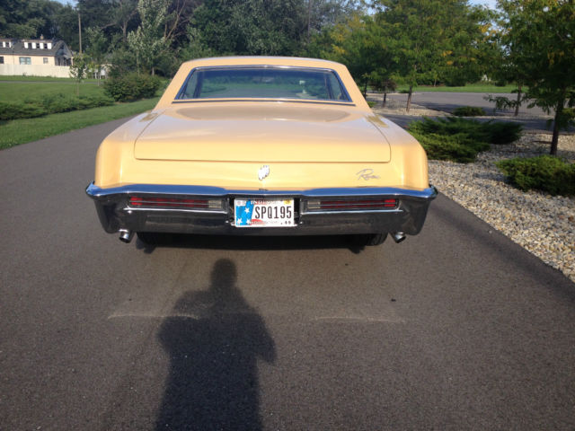 1965 Buick Riviera Hardtop