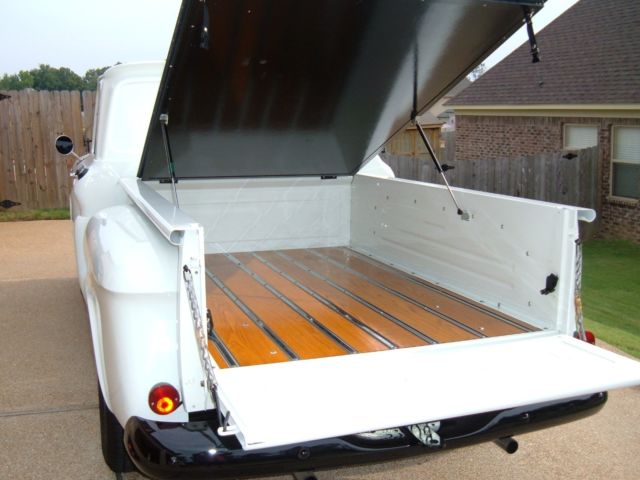 1965 White Chevrolet C-10 Stepside