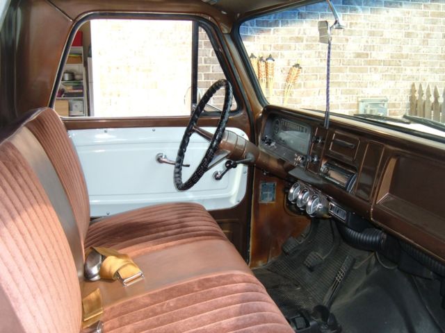 1965 White Chevrolet C-10 Stepside