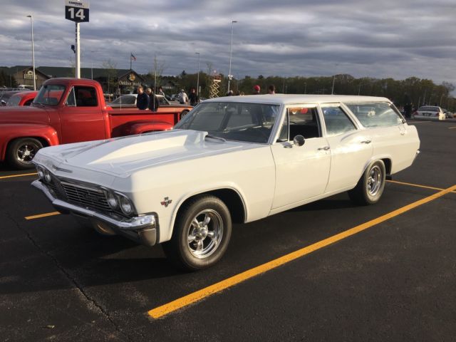 1965 White Chevrolet Impala Wagon