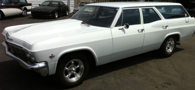1965 White Chevrolet Impala Wagon