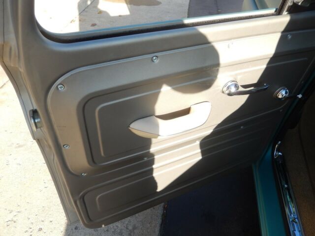 1965 Two tone Chevrolet C-10 Standard Cab Pickup