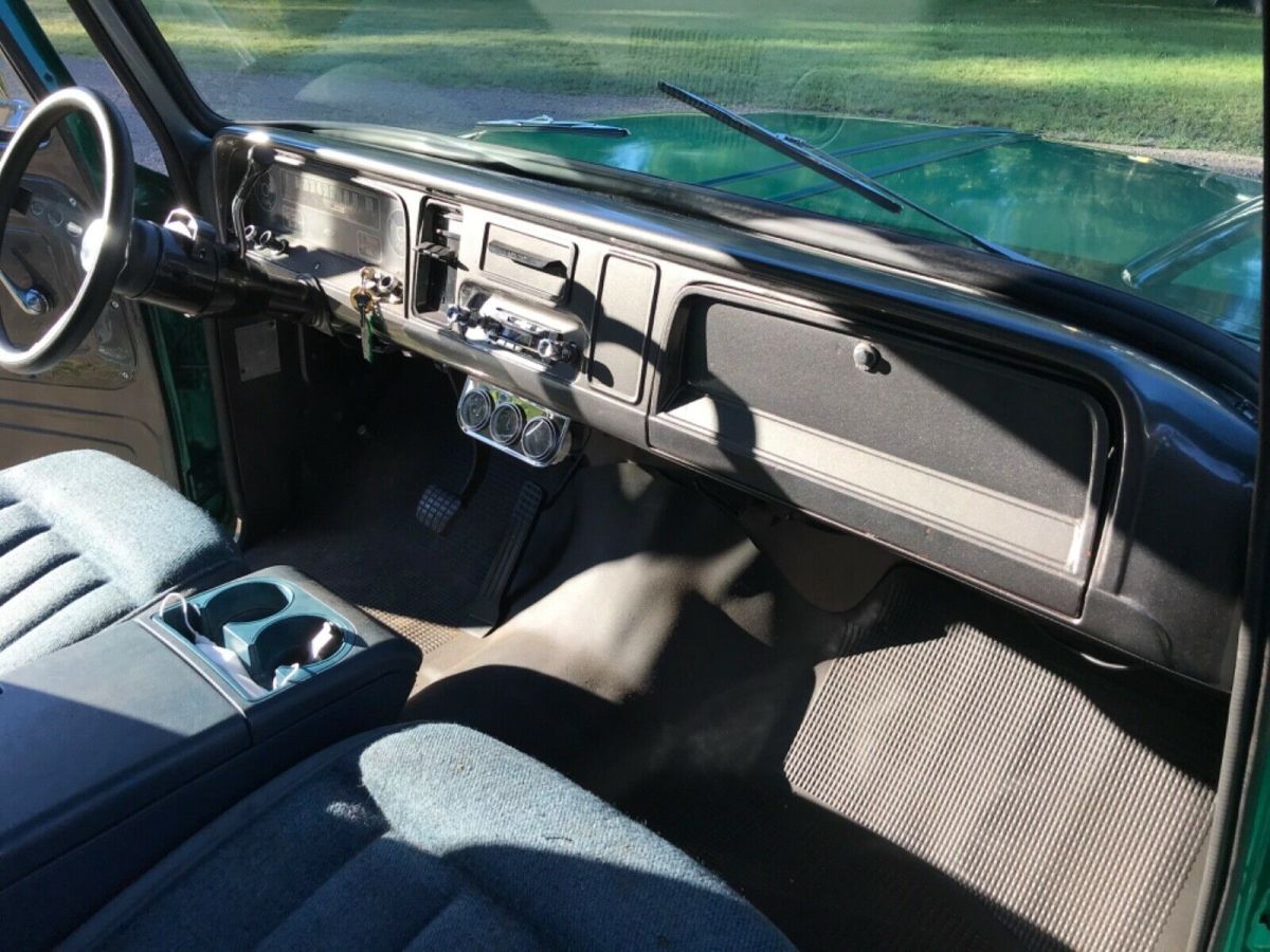 1965 Green Chevrolet C10/K10 Pickup