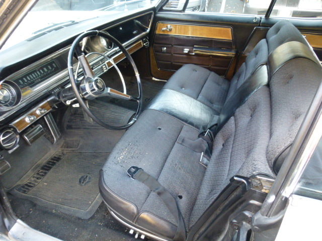 1965 White Chevrolet Capriceold Sedan