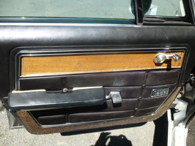 1965 White Chevrolet Capriceold Sedan