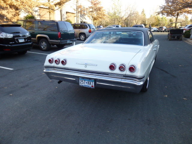 1965 White Chevrolet Capriceold Sedan