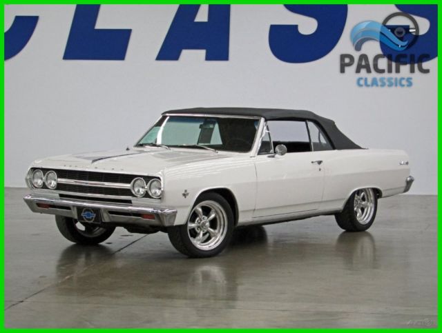 1965 White Chevrolet Chevelle Convertible