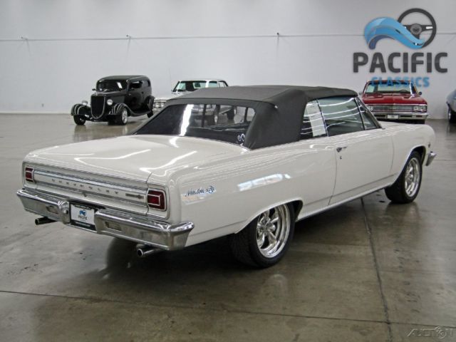 1965 White Chevrolet Chevelle Convertible