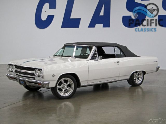 1965 White Chevrolet Chevelle Convertible