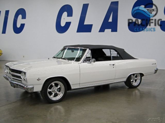1965 White Chevrolet Chevelle Convertible