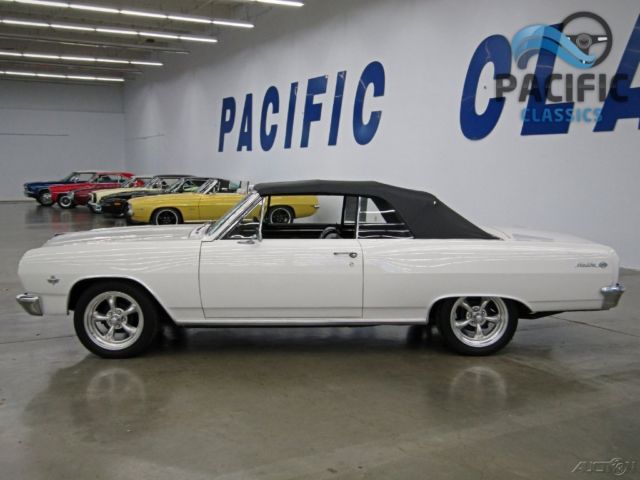 1965 White Chevrolet Chevelle Convertible