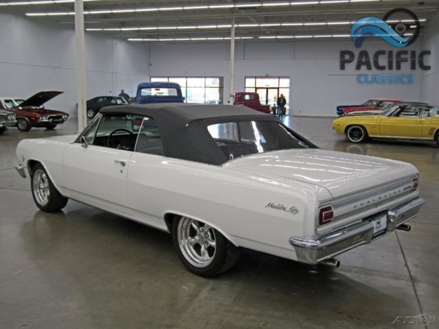 1965 White Chevrolet Chevelle Convertible