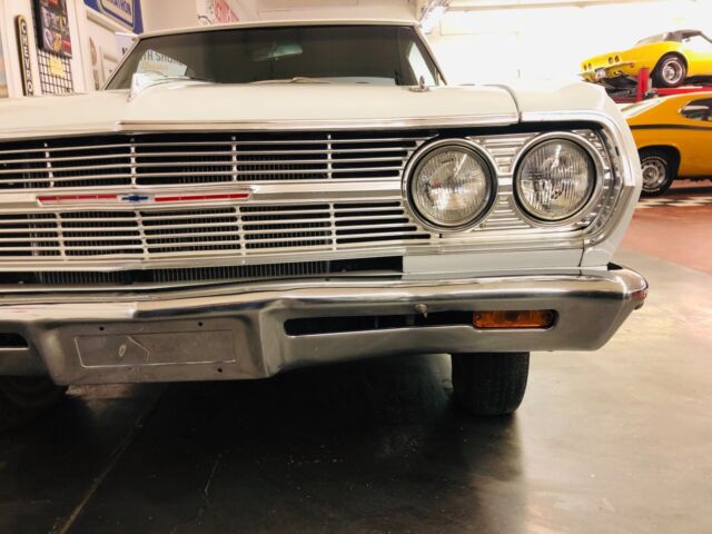 1965 White Chevrolet Chevelle Coupe