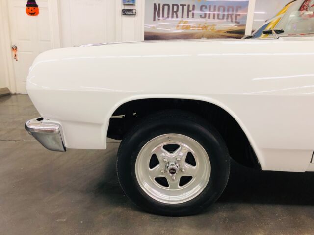 1965 White Chevrolet Chevelle Coupe