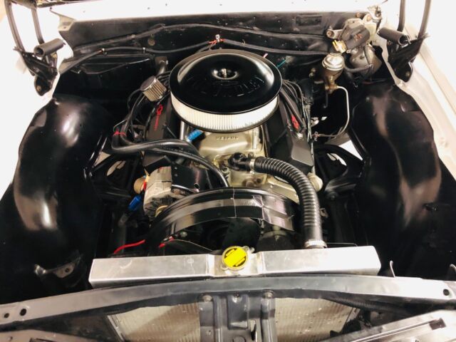 1965 White Chevrolet Chevelle Coupe