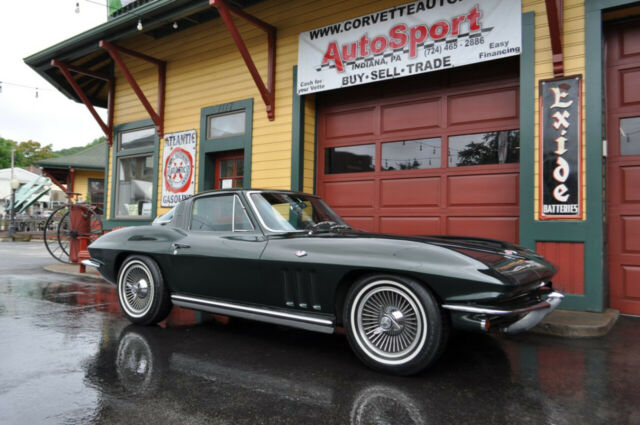 1965 Green Chevrolet Corvette --