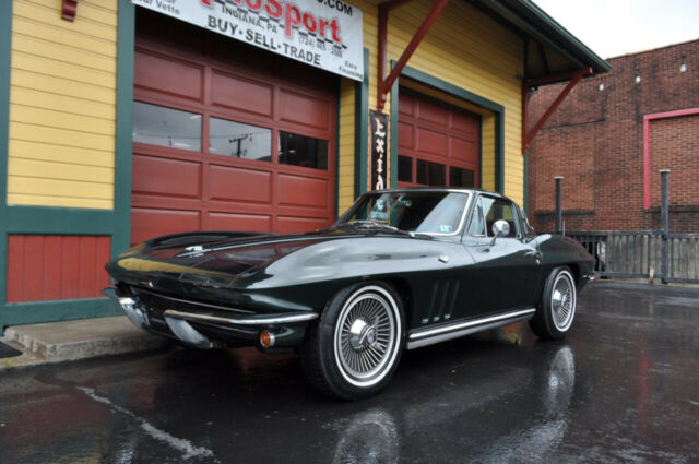 1965 Green Chevrolet Corvette --