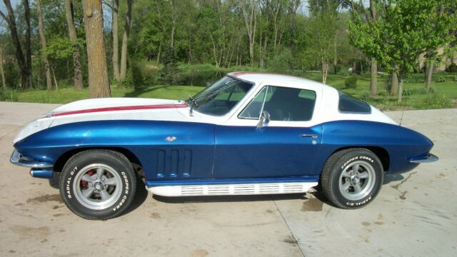 1965 Blue/White/Red Chevrolet Corvette Coupe