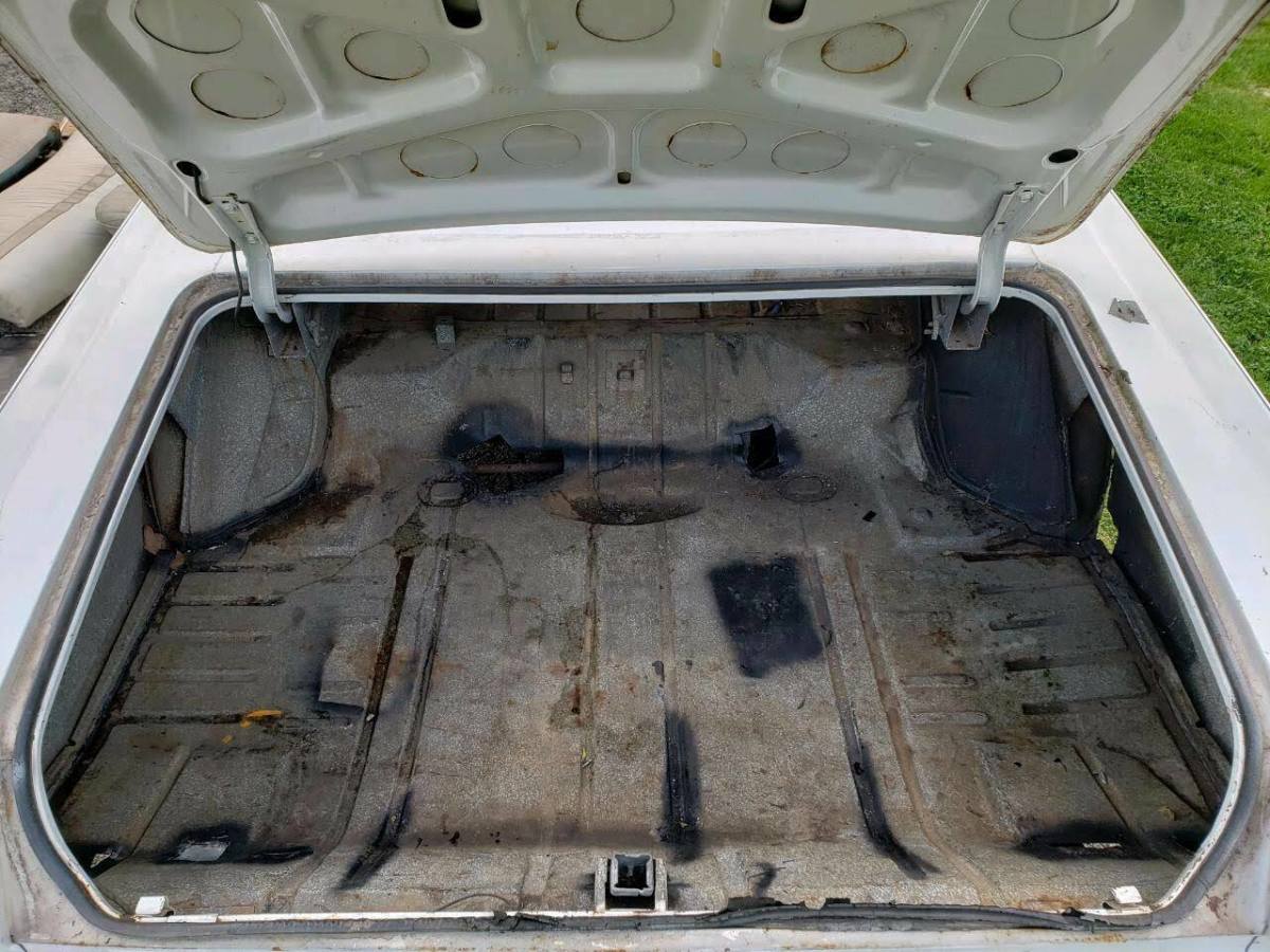 1965 White Chevrolet Impala Sedan