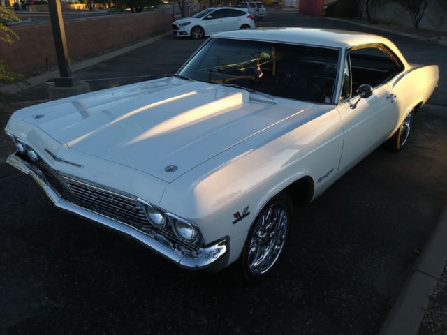 1965 White Chevrolet Impala 2 door hardtop