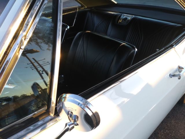 1965 White Chevrolet Impala 2 door hardtop