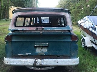 1965 Green Chevrolet Suburban
