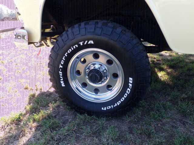 1965 Yellow Chevrolet C-10 Standard Cab Pickup