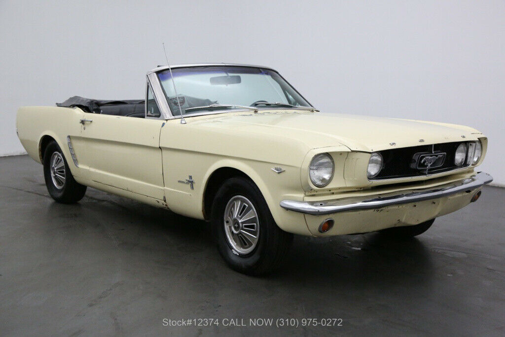 1965 Blue Ford Mustang