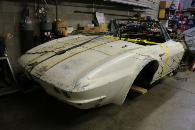 1965 White Chevrolet Corvette Convertible