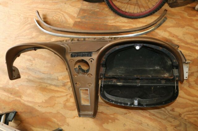 1965 White Chevrolet Corvette Convertible