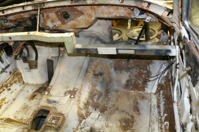 1965 White Chevrolet Corvette Convertible