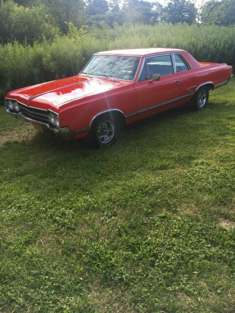 1965 Red Oldsmobile 442 Coupe