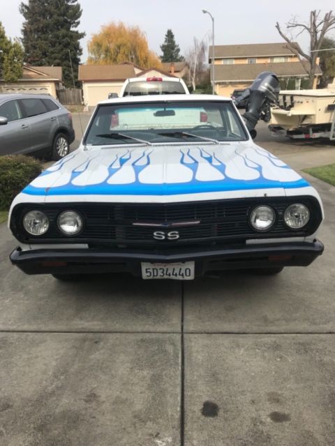1965 White Chevrolet El Camino