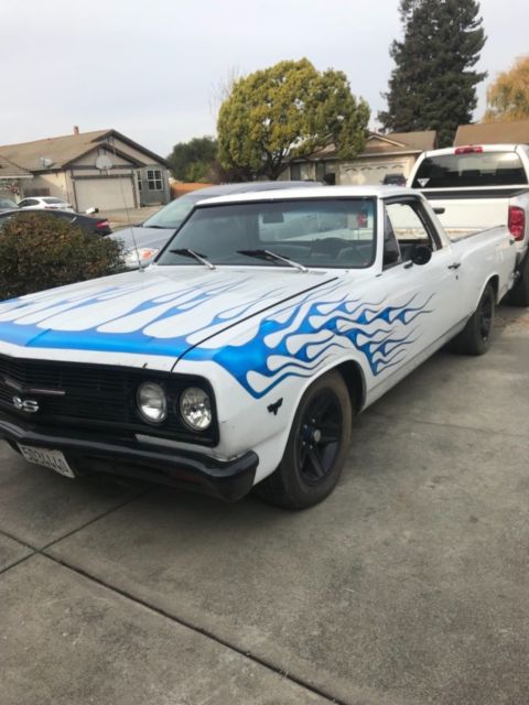1965 White Chevrolet El Camino